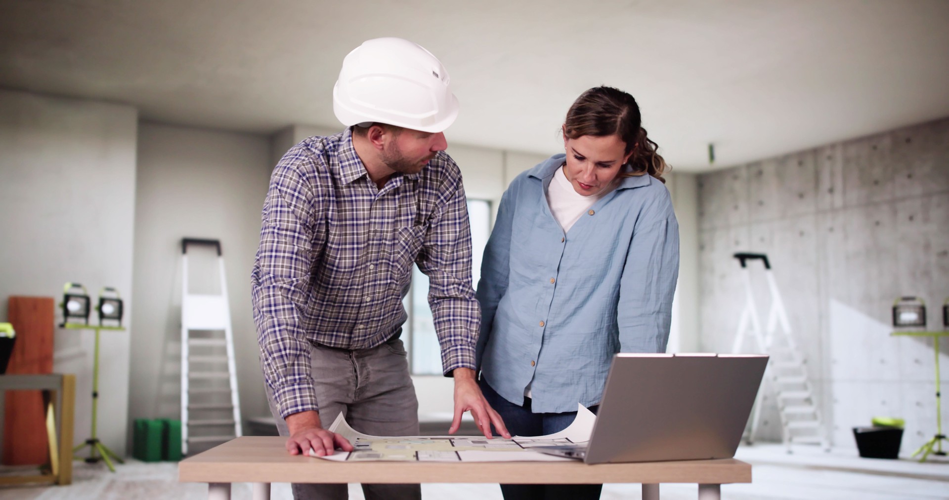 Home Construction Inspector And Interior Designer Contractor